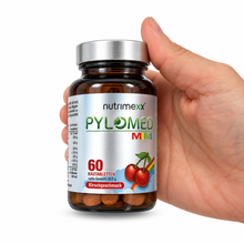 Load image into Gallery viewer, Nutrimexx Pylomed Mini – Glas in der Hand – Größenvergleich
